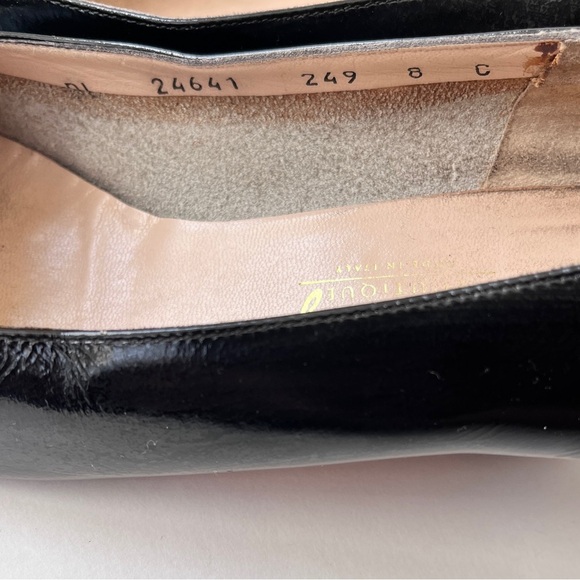 Salvatore Ferragamo Black Patent Leather Low Heel Pumps Size 8 C - Picture 9 of 12